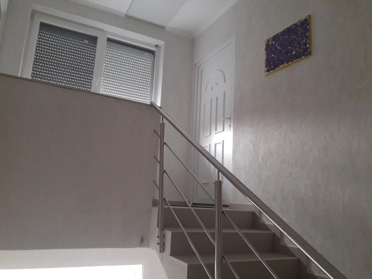 Mira Apartman Debrecen Luaran gambar
